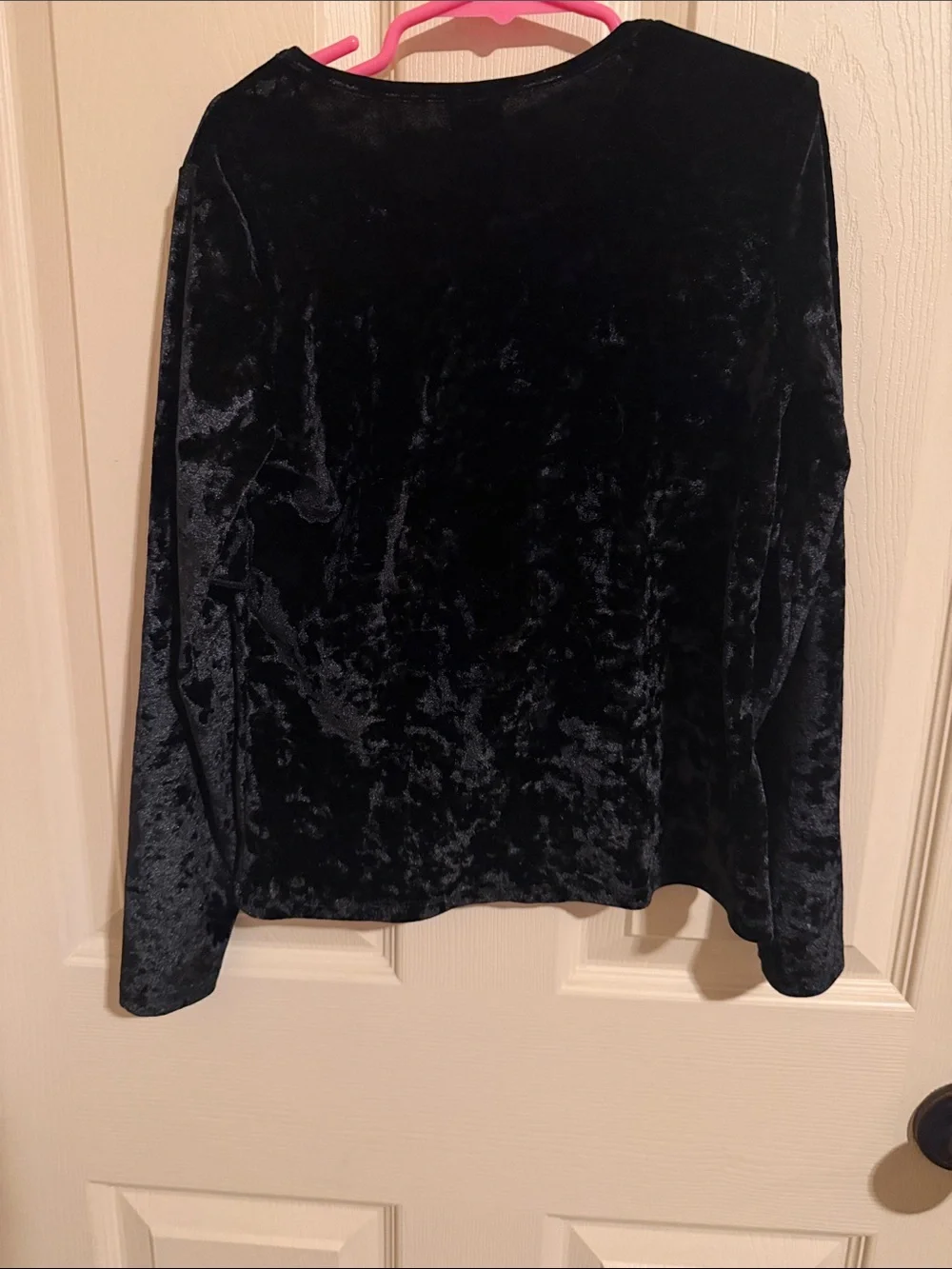 Arizona Jean Company Black Crushed Velvet Long Sleeve Ruffle Top